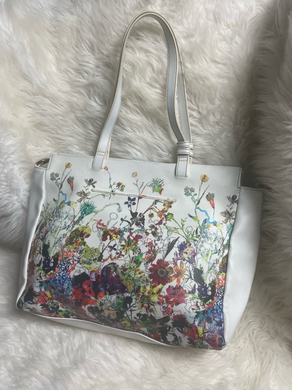 The SAK synthetic White Floral Print Tote Bag - Elegant Everyday Carry - Picture 3 of 10